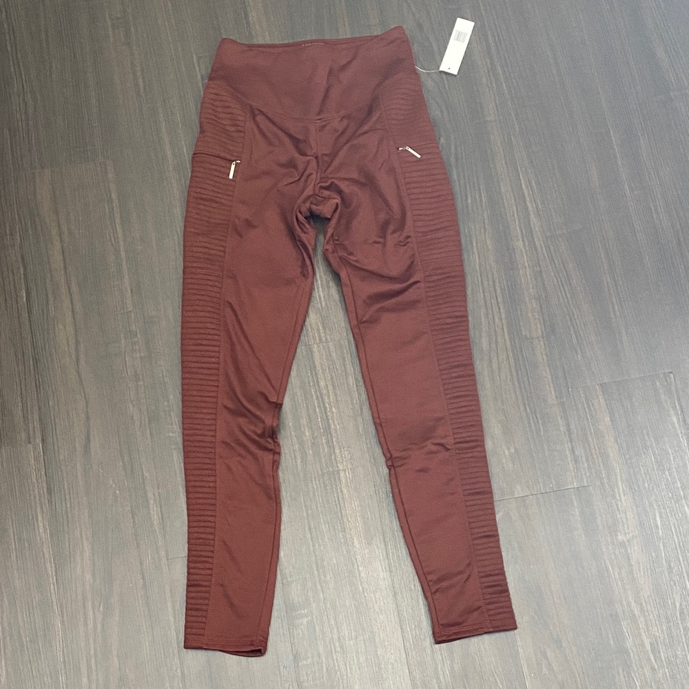 Tahari sport leggings
